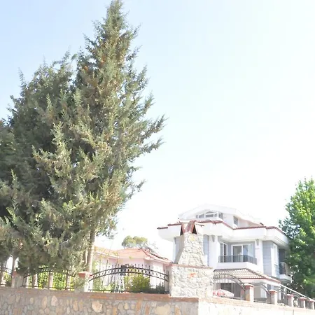 Vila Cagri *